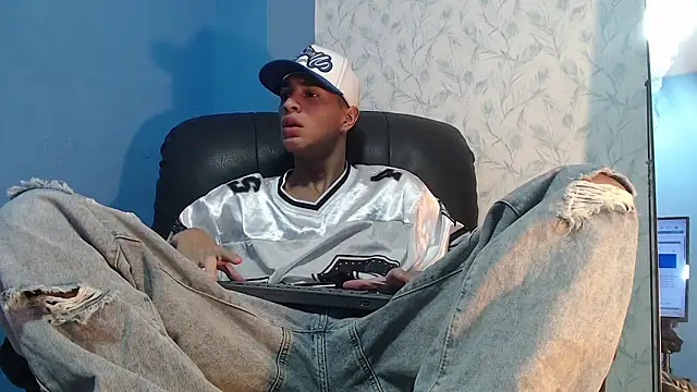 Tyler Rodriguez online show from February 11, 4:01 pm