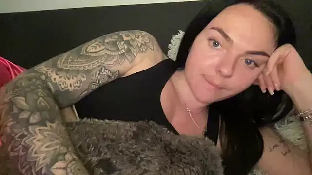 yorkshiregal online show from February 21, 8:32 pm