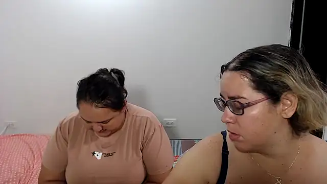 Snapshot of dirtys_games_play chatting on October 3, 1:52 pm dirtys games play online show from October 3, 1:52 pm