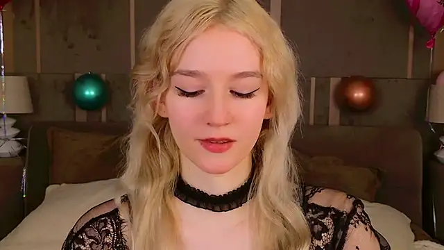 NaomiLoys online show from February 15, 7:28 pm