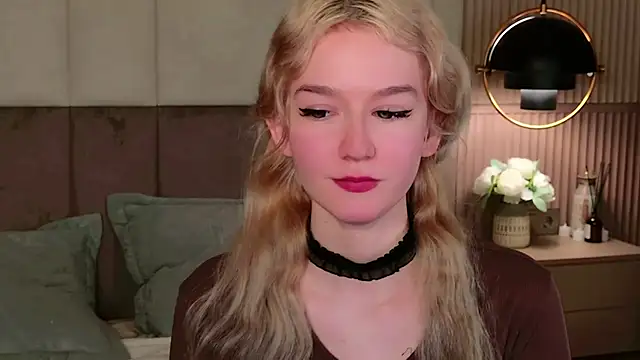 NaomiLoys online show from February 26, 2:04 am