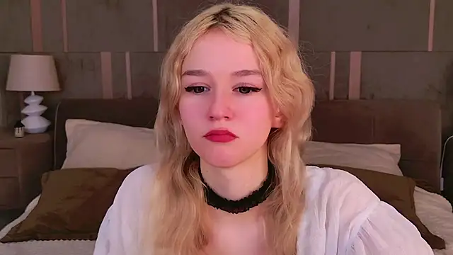 NaomiLoys online show from March 8, 2:55 am