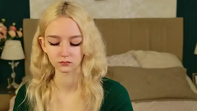 NaomiLoys online show from November 7, 10:48 am