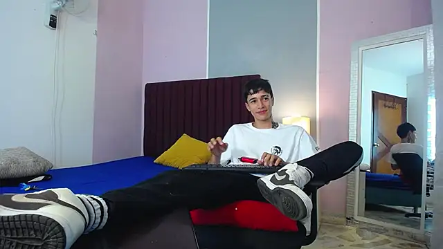 Zacktk7 online show from January 2, 6:45 pm