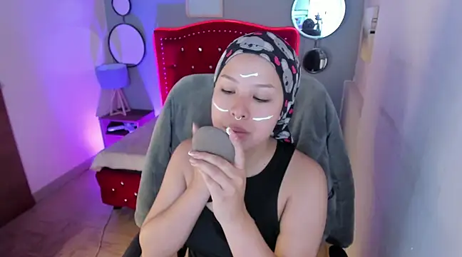 Snapshot of Namiko_Park chatting on February 20, 3:41 pm Namiko Park online show from February 20, 3:41 pm