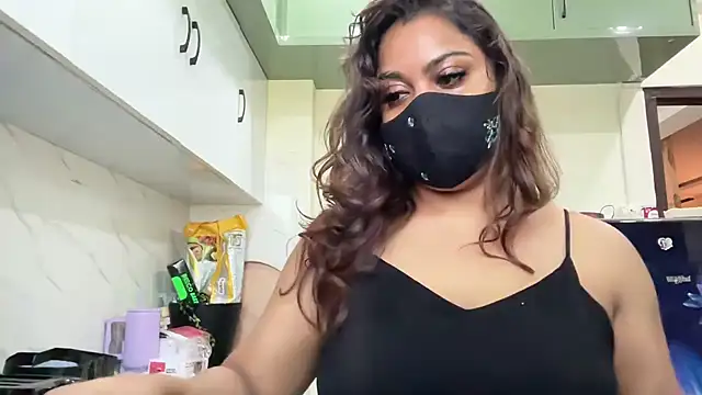 Snapshot of soniyatelugu chatting on February 19, 8:32 am soniyatelugu online show from February 19, 8:32 am