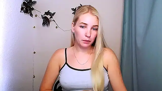 Queen ofLove online show from July 4, 9:59 am
