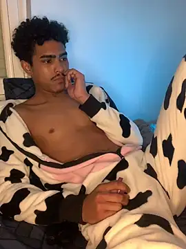 Snapshot of Ryan-hot chatting on January 24, 9:05 pm Ryan-hot online show from January 24, 9:05 pm