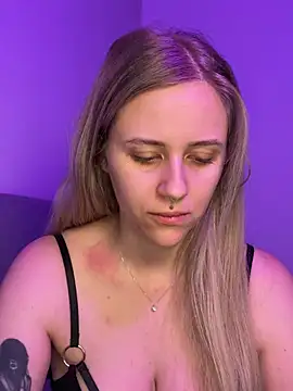 lunawolf21 online show from January 16, 7:34 am