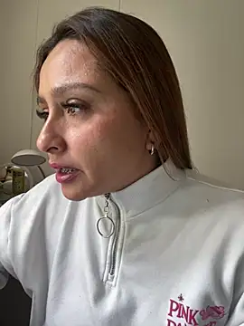 Keittly  online show from December 5, 9:17 pm