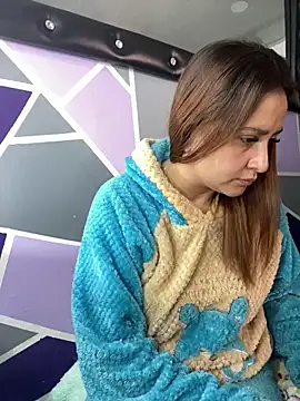 Keittly  online show from December 6, 4:06 pm