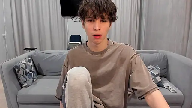 Snapshot of Im_Shine_Guy chatting on December 5, 6:11 pm Im Shine Guy online show from December 5, 6:11 pm