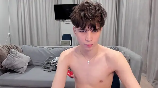 Snapshot of Im_Shine_Guy chatting on December 17, 10:43 pm Im Shine Guy online show from December 17, 10:43 pm
