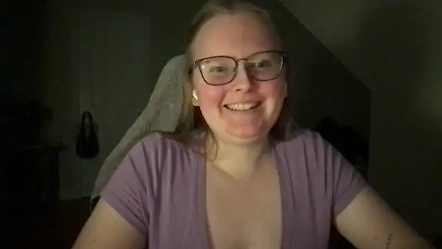 Snapshot of lexie_lilacs chatting on January 17, 3:34 am lexie lilacs online show from January 17, 3:34 am