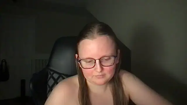 Snapshot of lexie_lilacs chatting on February 18, 3:42 am lexie lilacs online show from February 18, 3:42 am