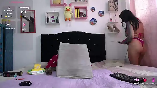 la gatabk  online show from March 5, 9:33 pm