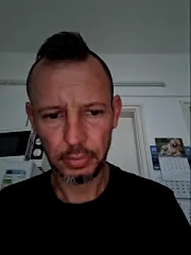 Snapshot of Vasember11@xh chatting on June 12, 6:18 pm Vasember11xh online show from June 12, 6:18 pm