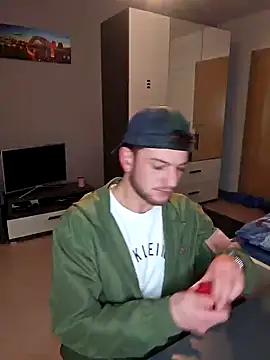 Snapshot of Sexynoah chatting on January 14, 2:08 am Sexynoah online show from January 14, 2:08 am