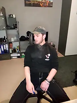 Snapshot of Sexynoah chatting on January 23, 4:48 pm Sexynoah online show from January 23, 4:48 pm
