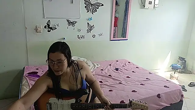 luxandracon23 online show from February 11, 7:27 pm