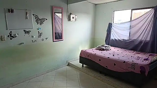 luxandracon23 online show from February 12, 7:13 pm