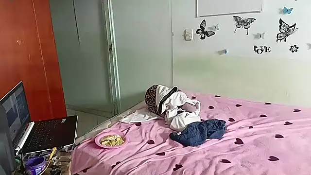 luxandracon23 online show from February 14, 5:03 pm