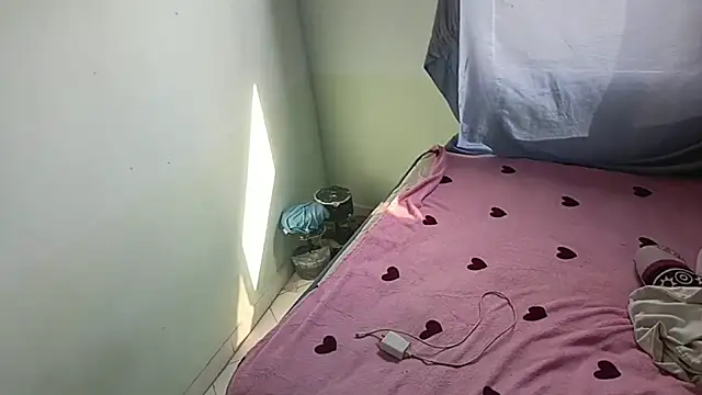 luxandracon23 online show from February 14, 8:05 pm