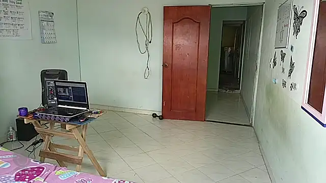 luxandracon23 online show from February 24, 7:52 pm