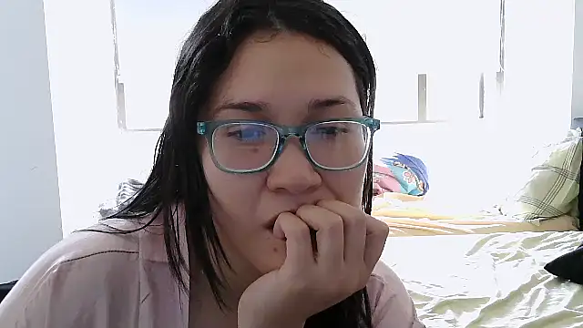 luxandracon23 online show from October 16, 1:45 pm