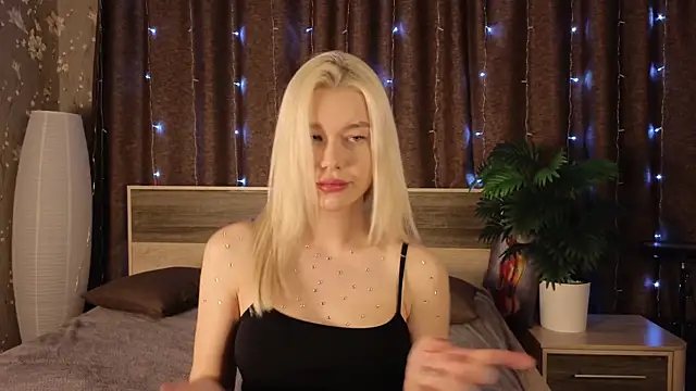 Snapshot of Lolly_Lika chatting on December 11, 8:58 am Lolly Lika online show from December 11, 8:58 am