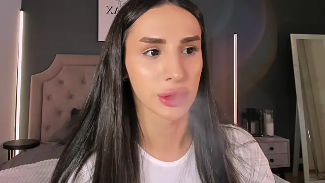 Kim Oberlin  online show from November 10, 4:17 pm