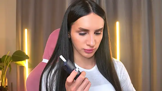 Kim Oberlin  online show from November 14, 4:06 pm