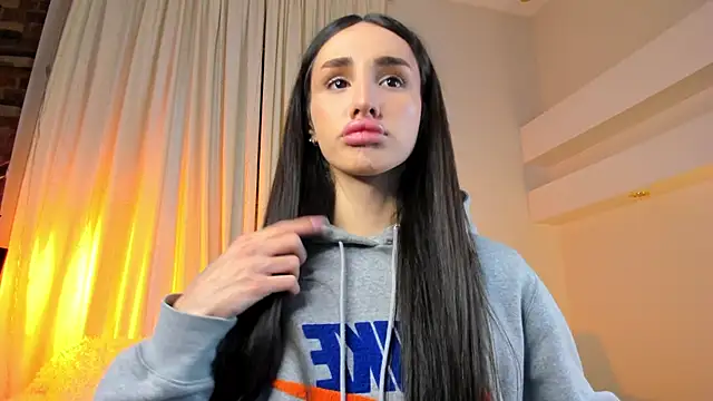 Kim Oberlin  online show from January 11, 6:29 am