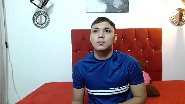 Snapshot of couple_lovelyds chatting on January 15, 12:36 pm couple lovelyds online show from January 15, 12:36 pm