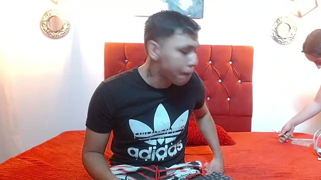 Snapshot of couple_lovelyds chatting on January 28, 12:43 pm couple lovelyds online show from January 28, 12:43 pm