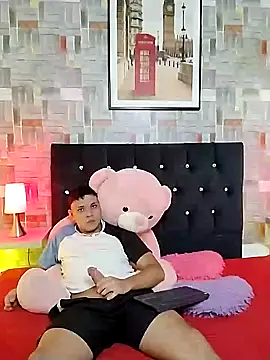 Snapshot of couple_lovelyds chatting on February 1, 12:58 pm couple lovelyds online show from February 1, 12:58 pm