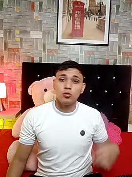 Snapshot of couple_lovelyds chatting on February 2, 12:35 pm couple lovelyds online show from February 2, 12:35 pm