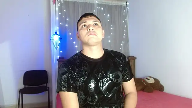 Snapshot of couple_lovelyds chatting on March 20, 7:46 pm couple lovelyds online show from March 20, 7:46 pm