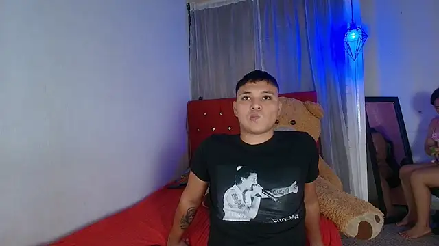 Snapshot of couple_lovelyds chatting on September 30, 8:25 pm couple lovelyds online show from September 30, 8:25 pm