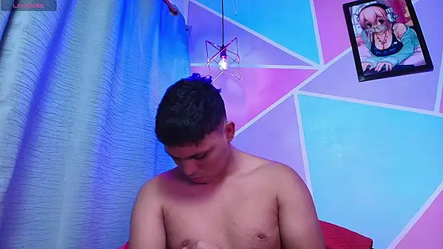 Snapshot of couple_lovelyds chatting on October 3, 8:39 pm couple lovelyds online show from October 3, 8:39 pm