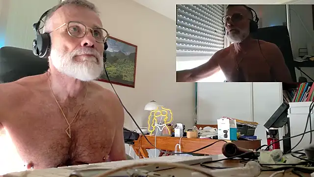 MusclesCigarsFFPig online show from May 14, 6:53 am