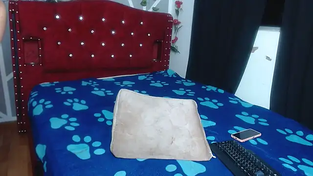 stephanieross202cl online show from March 13, 6:16 am