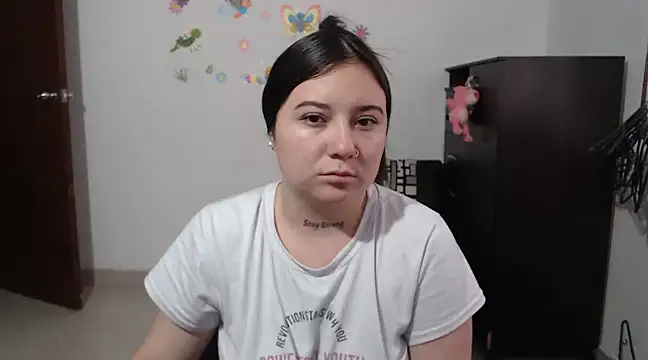 Snapshot of allison_11p chatting on December 9, 12:19 pm allison 11p online show from December 9, 12:19 pm