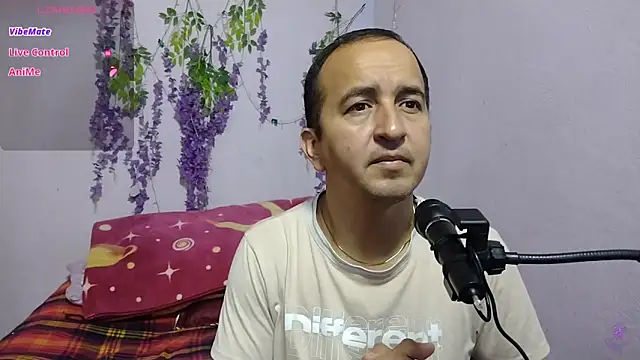 yazforeSolo online show from September 26, 1:37 pm