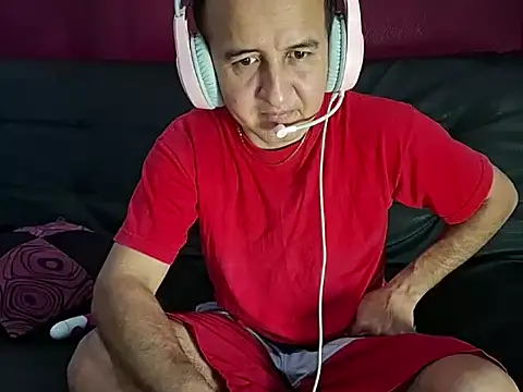 yazforeSolo online show from March 3, 1:28 pm