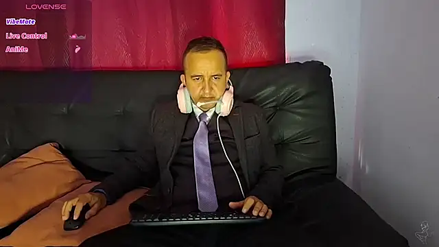 yazforeSolo online show from July 15, 2:11 pm