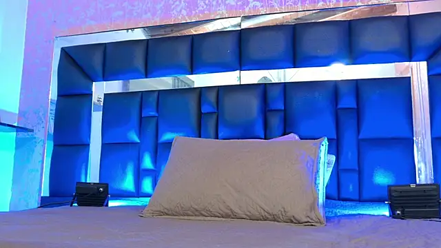 Sofia martiin online show from September 12, 3:06 am