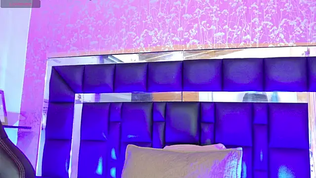 Sofia martiin online show from September 13, 3:06 am