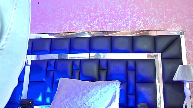 Sofia martiin online show from September 16, 3:07 am