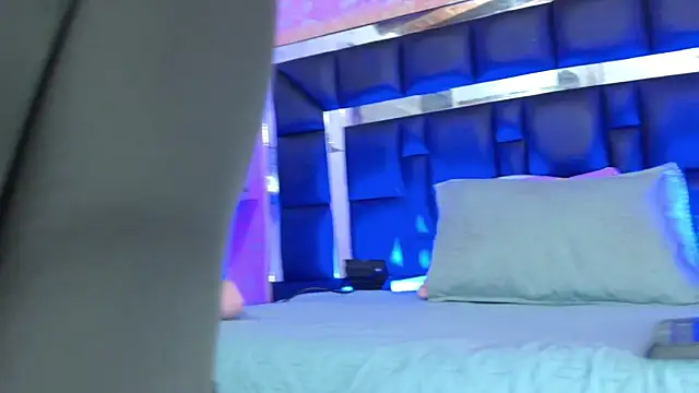 Sofia martiin online show from September 18, 3:08 am